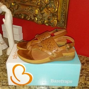 0109 BareTrap Nika Thong Sandals